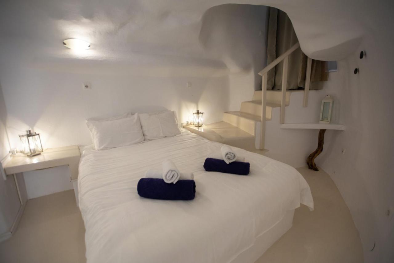 Sunset View Villa Santorini - With Outdoor Jacuzzi Firostefani Exterior photo